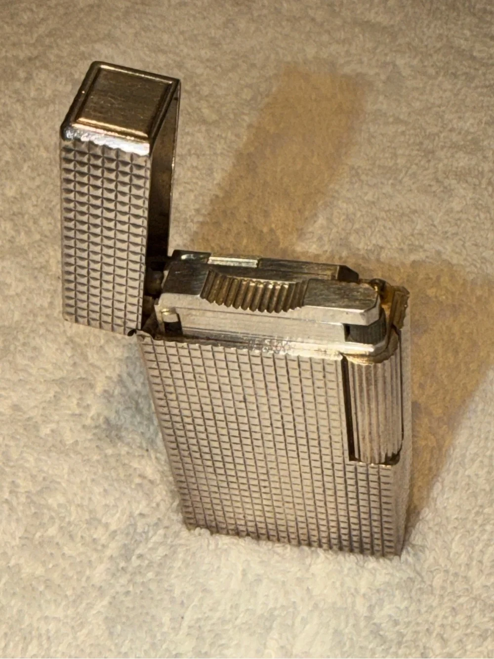 Silver Textured Men’s Lighter